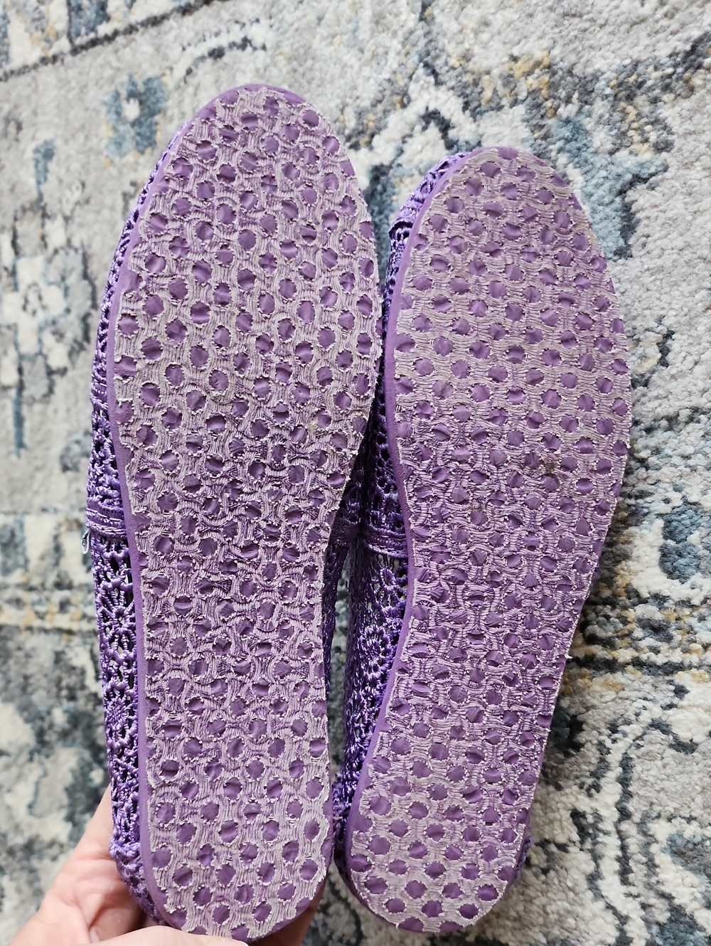 TOMS SHOES - Picture 7 of 9